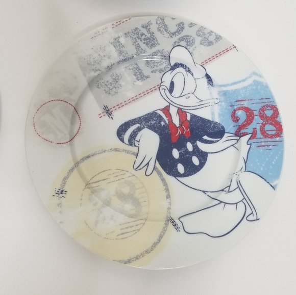 Set of 4 Disney Americana 1928 Plates - Picture 4 of 8
